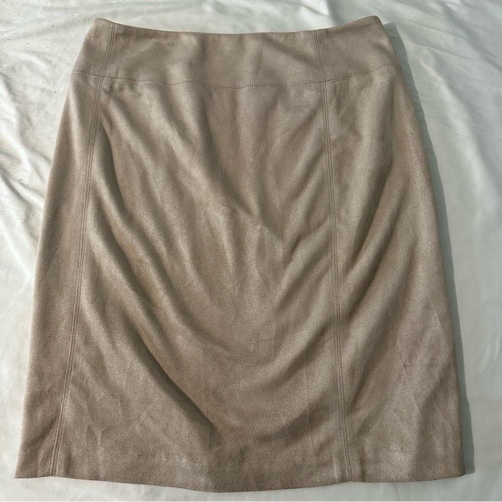 J. MCLAUGHLIN Women’s 2 Tan Camel Faux Suede Pencil Skirt Academia Classic EUC